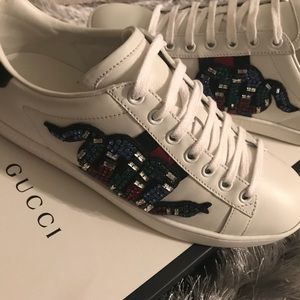 Gucci embroidered snake sneakers Sz 37